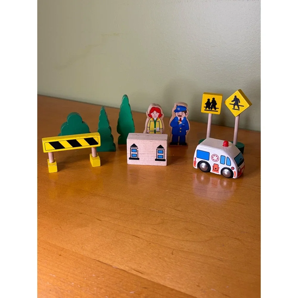Wooden train table accessory ser Ambulance People Trees Road Signs 10 Piece Lot